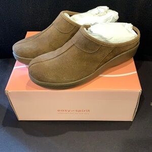 NWT Easy Spirit Medium Brown Casual Wedged Clogs 7.5W